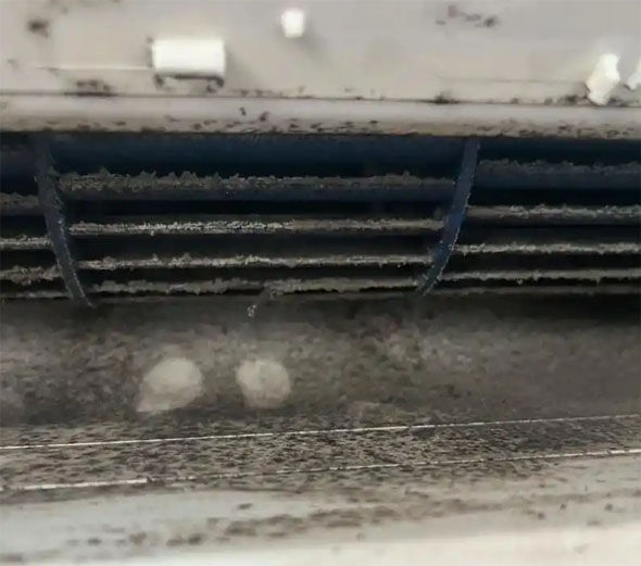 太仓空调吹的风有股烧焦味是怎么回事